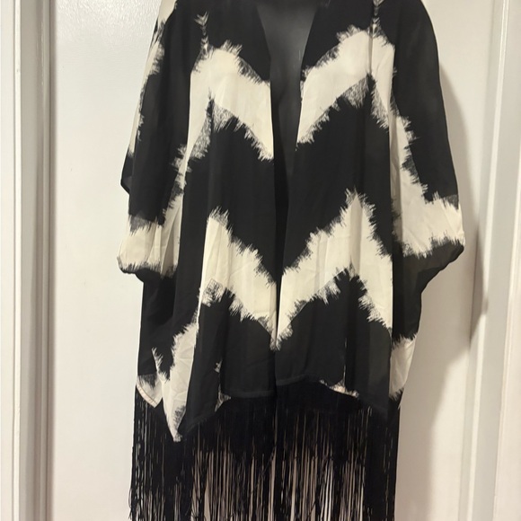 Mossimo Supply Co. Tops - Mossino  Supply Co. Black and Cream‎ Kimono